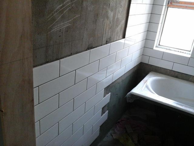 拉毛|卫生间做完防水,贴不上瓷砖泥瓦工不懂这些方法,马上让他走人