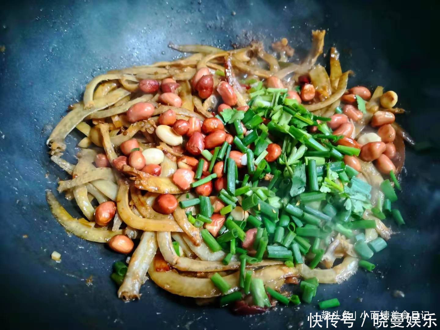 家里小孩缺钙的,可以经常吃这个菜,补钙增钙壮骨,身体强壮!