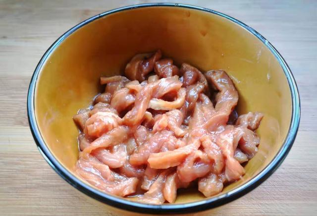 快来学做这个汤，营养健康，润肺养胃，简直是大补汤！