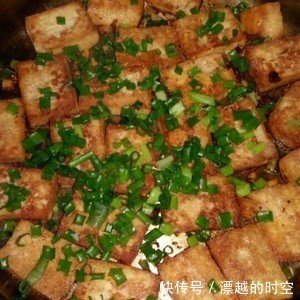 秘制|豆腐别再炒着吃了,农村大妈教你农村特色吃法,秘制10斤不够吃