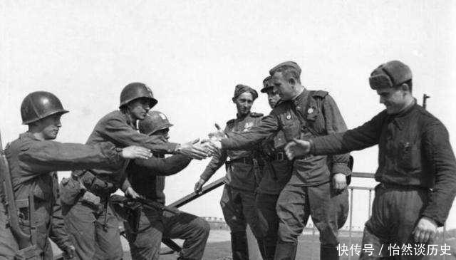 误以为|打出国门的苏军士兵误以为马桶水是饮料 把席梦思床垫当玩具