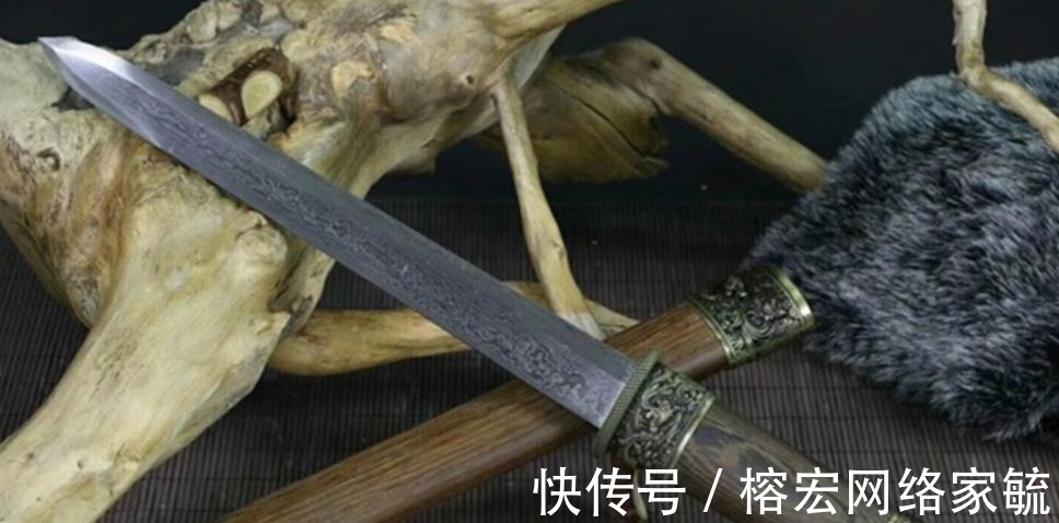 刀尖&唐刀在历史演变中,出现了两种刀尖类型,这种剑状的也是唐刀