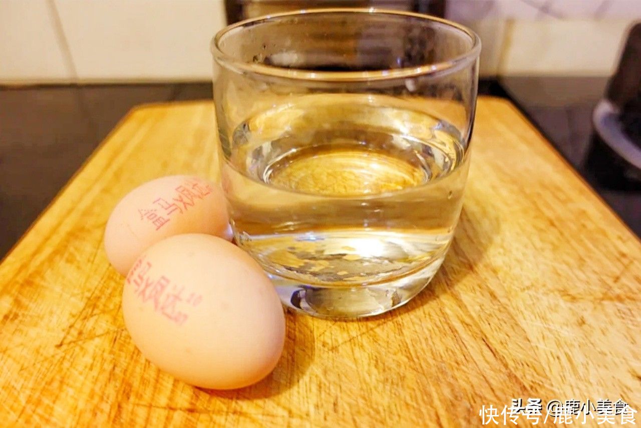 蛋水分离|蒸鸡蛋羹窍门多！掌握“6个操作要点”，保准蛋羹滑嫩光亮无孔