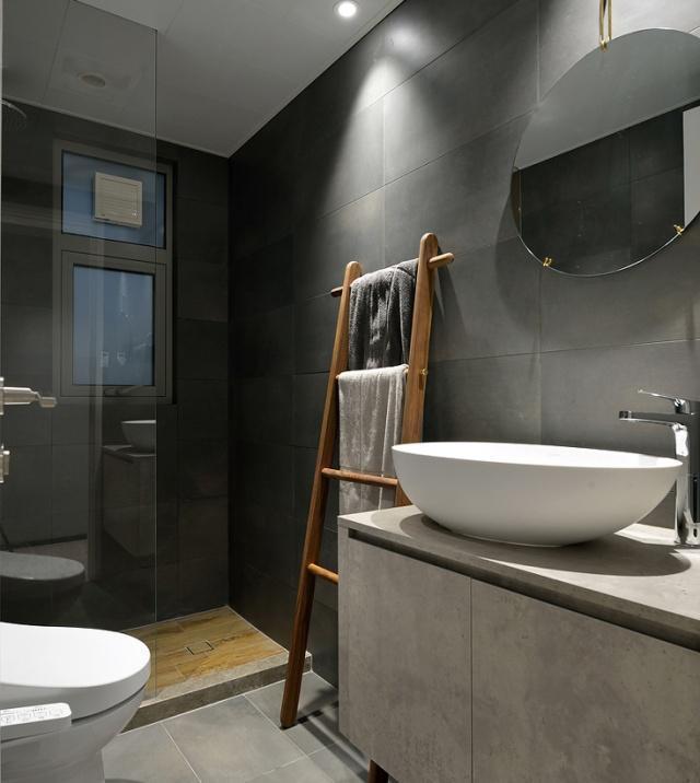 卫生间杂乱不堪，学会收纳是关键，6个收纳小妙招节省空间又整洁