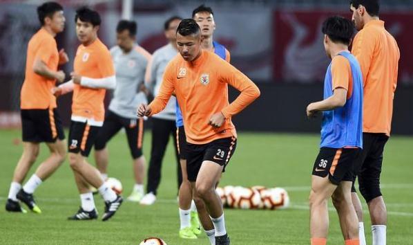 殷鐵生|山東泰山隊(duì)曾經(jīng)的射手王，會(huì)去青島海牛嗎？