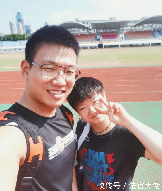 教练|帅气阳刚！孙颖莎的男体能教练照片曝光！是孙颖莎的男朋友吗？