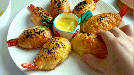 手抓饼新吃法，酥脆掉渣酥皮芝士虾，完胜西餐厅，一学就会