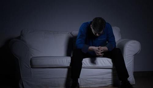 不良习惯|经常喝酒的人,易导致血压飙升!高血压对身体的损伤,莫轻视