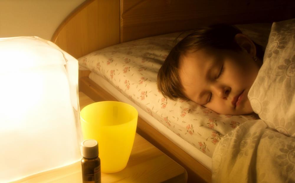 小何|坚持睡前喝牛奶3年,10岁男孩身高只有1米1,医生:喝奶时间不对