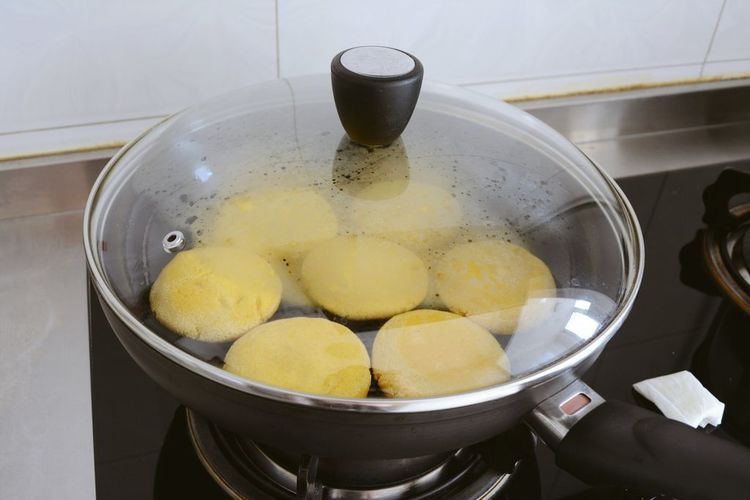 自制玉米饼，多吃粗粮对身体好，做法简单，香甜可口