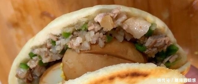 面粉新做法,不蒸馒头不烙饼,饭店都买不到,出锅瞬间就被扫光