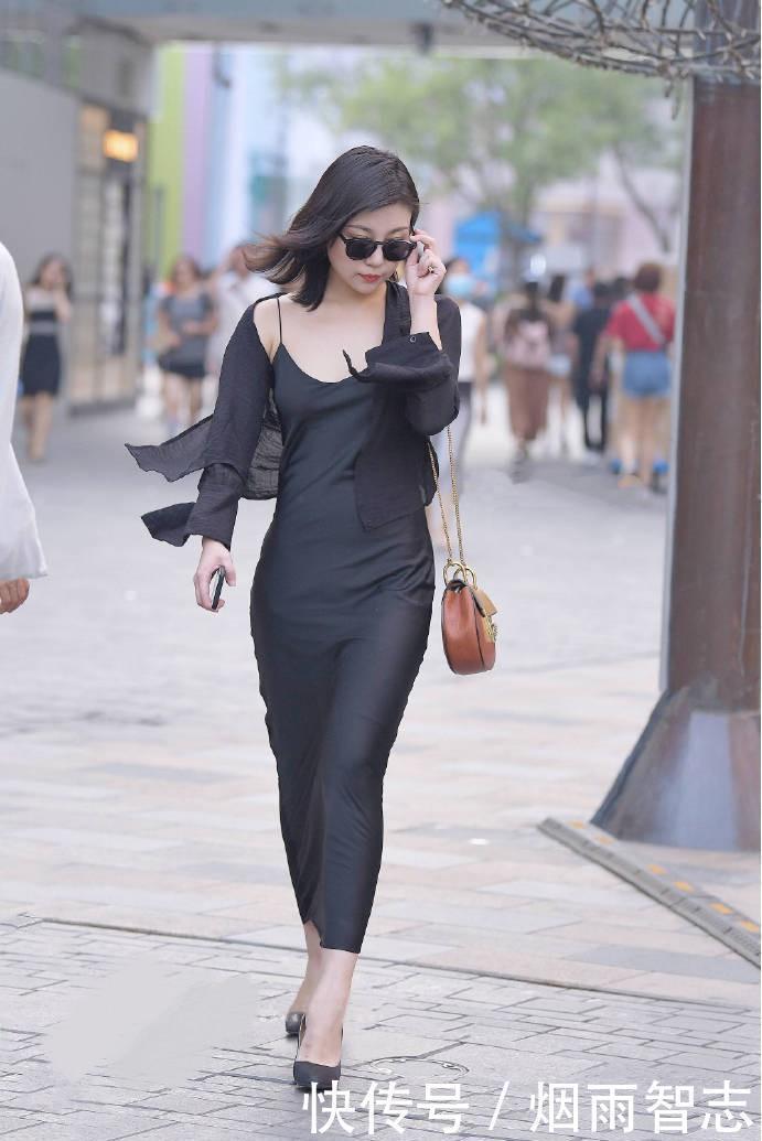 小姐姐气质太好,最时髦的裙子,都锦上添花穿出极品美