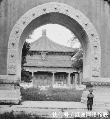 100年前的众生相图3是残忍的浇驴肉