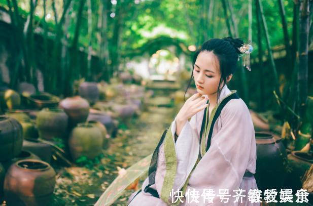 琵琶行$白居易的这首诗,说尽了男女相思之情,短短4句,扣人心弦