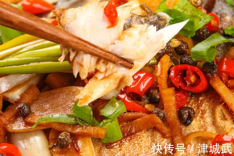 饺子皮|冬季5种鱼最肥美,肉质肥厚营养高,常吃健脑记性好,孩子要多吃