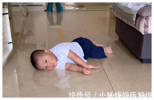 独生子女|哥哥开学后，弟弟“丧失斗志”，网友笑翻没人抢，玩具都不香了