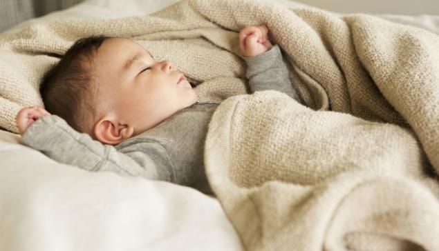 家长|孩子睡觉总是磨牙,是缺钙还是有蛔虫,家长要及时找到原因