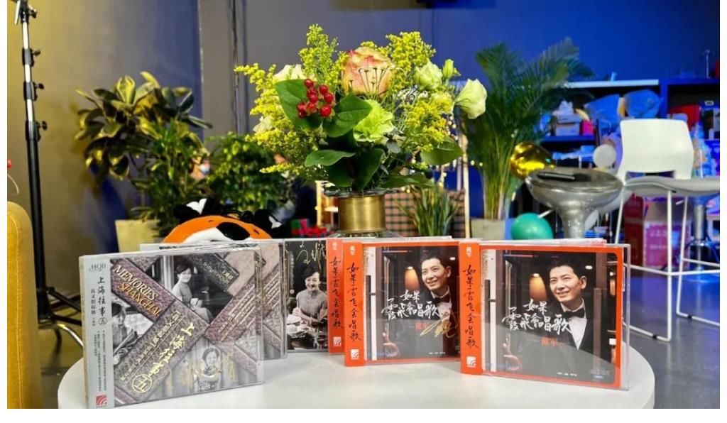 |今晚，来看我和维倩唱歌讲段子吧！