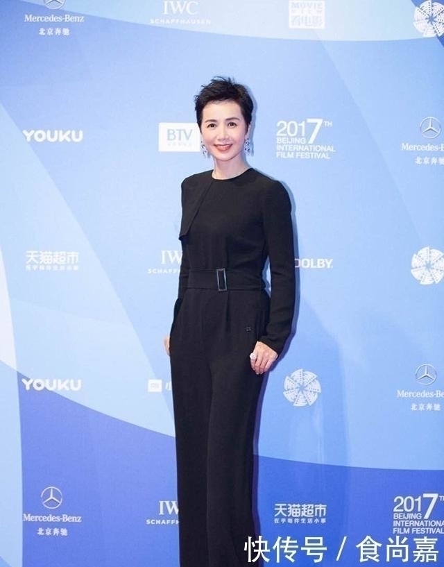 |沙雕动画,搞笑:好兄弟帮我掩饰放屁的尴尬!