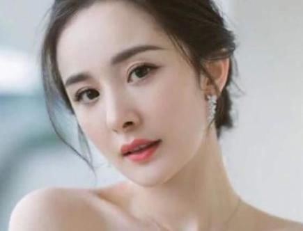 清纯|天生的“带妆脸”有这4个标准,素颜看着清纯,化妆后更有魅力