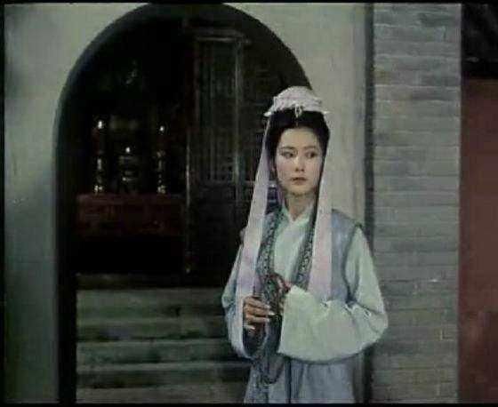 身世|妙玉给宝黛钗三人的杯具,透露了她身世的高不可攀,她到底是谁