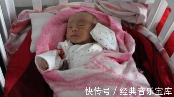 三胞胎|孕检时被告知是三胞胎,准妈妈高兴坏了,生下后居然又是大惊喜