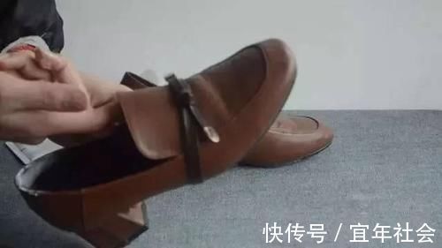 放大镜|鞋子挤脚？老司机教你2招，学会后鞋子怎么穿都舒服！