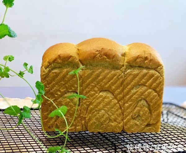 炎炎夏日|#夏日开胃餐#炎炎夏日一抹绿～港式抹茶吐司