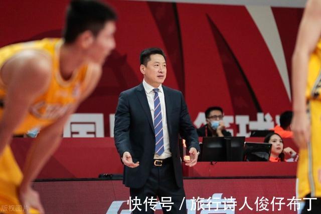 李春江|CBA黑马战队引援70分主力,7冠王教头再次崛起,辽宁浙江要颤抖了