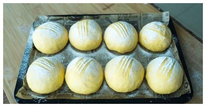 红薯最好吃又简单的做法，打入2个鸡蛋，不用加水，出锅金黄诱人