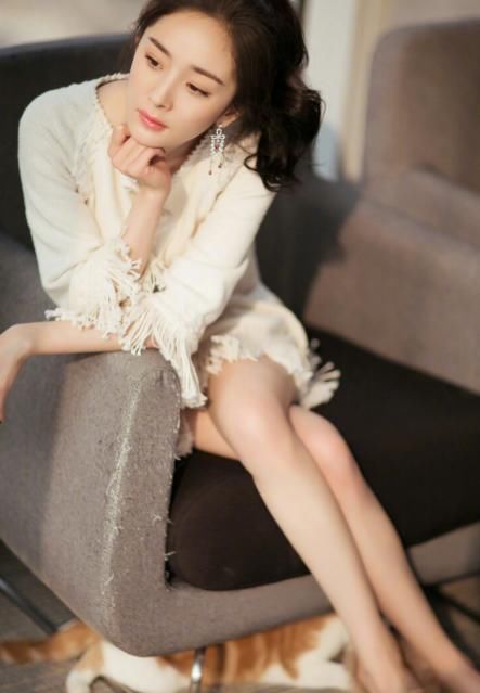 杨幂被正式点名？明星玩游戏会带坏青少年，事情真值得好好掰扯掰扯