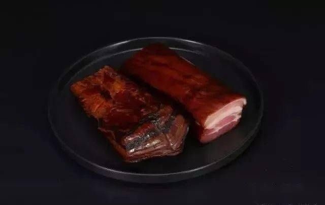 猪肉|农村大妈用40年的土方法腌腊肉,不晒不熏,腊肉鲜美紧实又入味