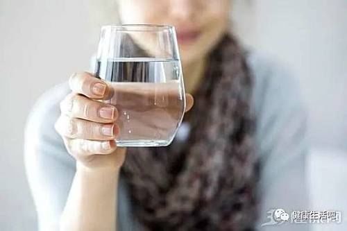 蜂蜜|早餐决定你的寿命!医生:早上空腹时,2种食物再饿都不能碰