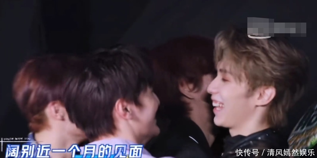 青3 谁亲了罗一舟《青3》变身偶像剧现场,选手抱成一团磕晕网友