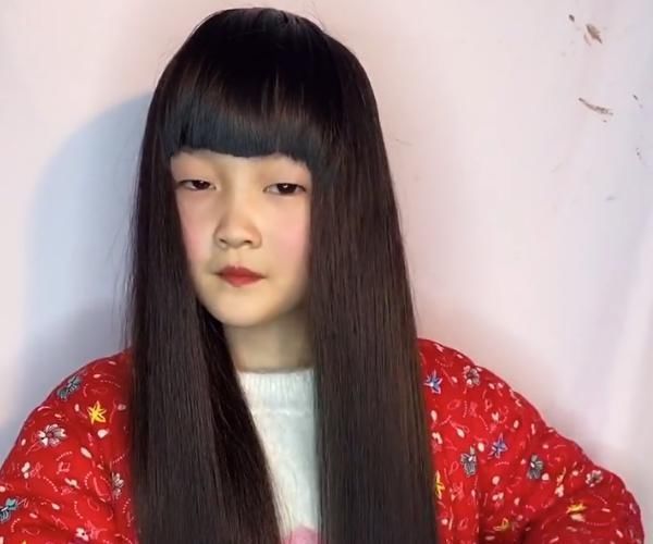 小学生换了款公主切发型后，气质居然意外变成熟了，网友：长大了不得了