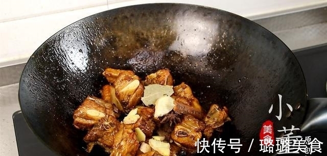 红烧排骨，很多人都做错了，小董教你秘制做法，简单又好吃