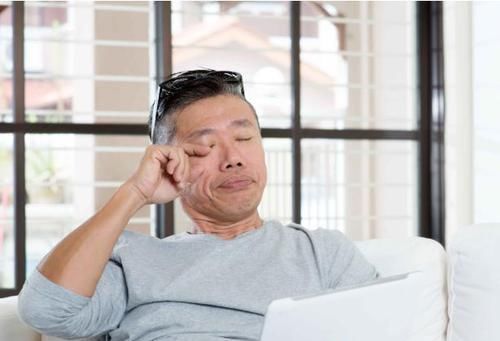  模糊|中老年视力模糊，易疲劳！或是这5种疾病的信号，莫忽视