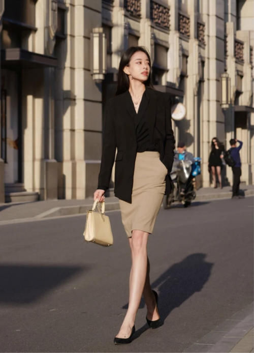 2021年新穿法来了：“上长下短，上宽下紧”，显瘦又显高，真实用