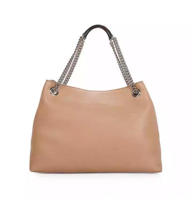 一万的包,四十万的学费,开着保时捷去上班,这是令人心动的阶层