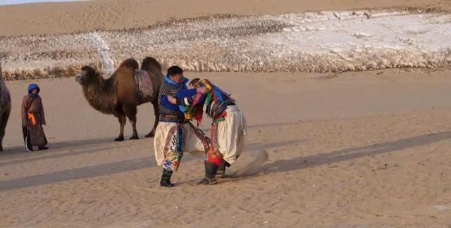 宝古图沙漠旅游区：冬季旅游“热”起来