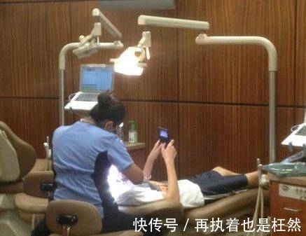 |搞笑图片幽默段子笑话：下雪天不关窗的后果，电脑都被雪埋了呢