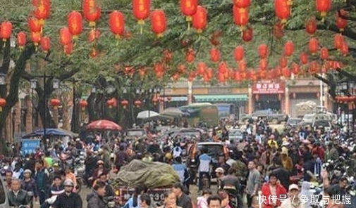 赶集|去农村集市上赶集,美食又便宜又好吃,最后一个你肯定没吃过?