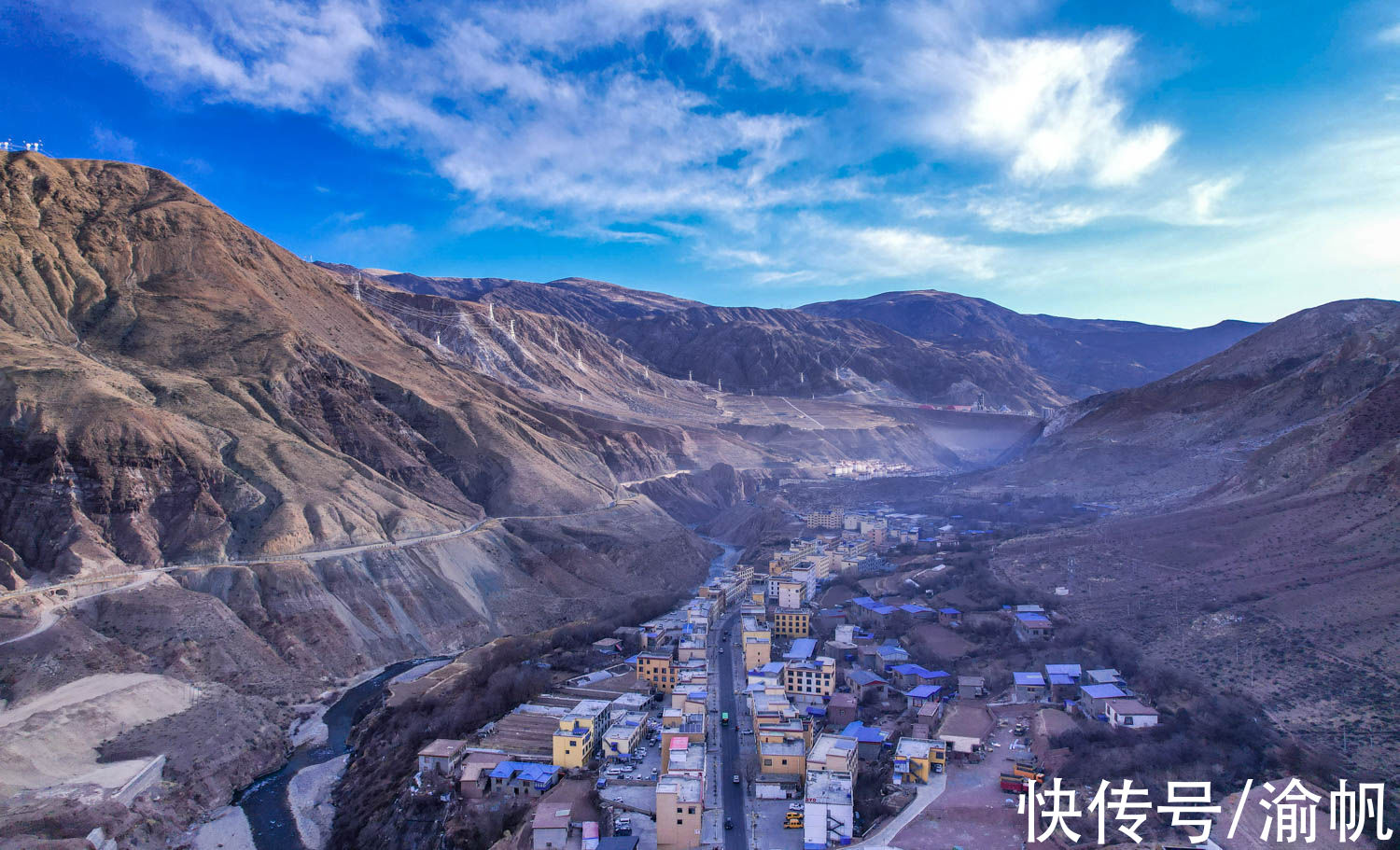 高山|西藏东部的一线城市，全城只有一条街，冰川湖泊机场却是全国闻名