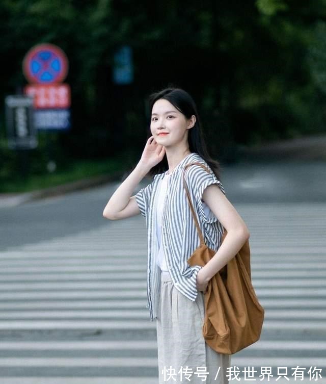 条纹衬衫 休闲慵懒风怎么搭条纹衬衫+棉麻长裤简约洋气,气质又优雅!