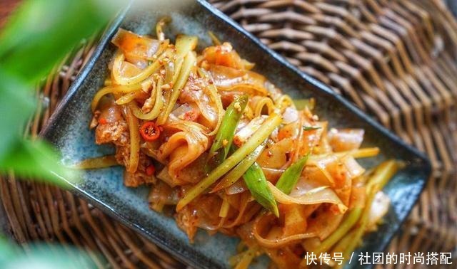 自制凉皮也可以满口留香,它的秘诀就是这个!一盘都不够吃