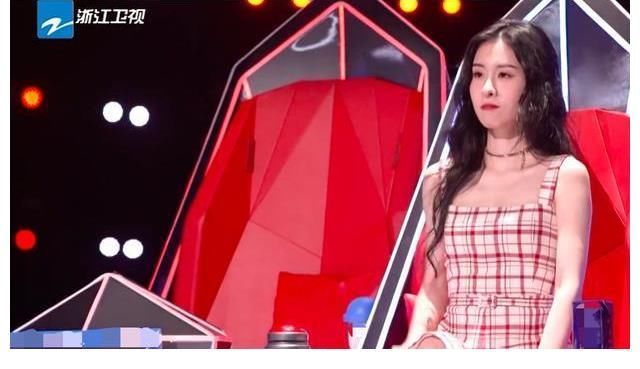 “李榮浩眼睛不夠大,我?guī)退纯础奔穗h逸,你真能給自己加戲