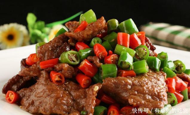 炒牛肉,最忌放一种调料,多数人不注意,难怪牛肉不香嫩