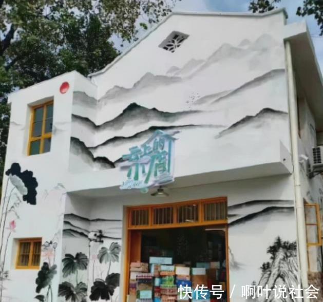 47歲汪涵在農(nóng)村開(kāi)小賣部,鬢角發(fā)白肚腩突出,好友蔡國(guó)慶來(lái)捧場(chǎng)