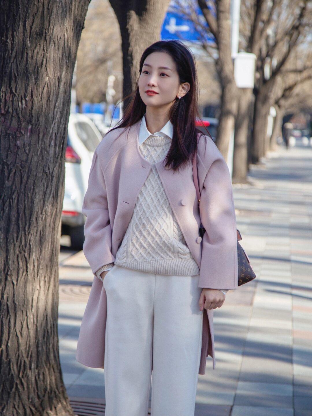 时髦 果然“毛呢外套”才是yyds,这样搭配保暖又舒适,普通人也能驾驭