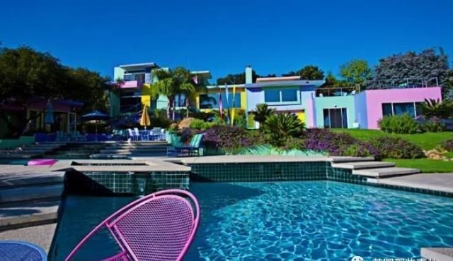 色彩|美国艺术家把自家改造成彩虹屋这色彩,意外的辣眼好看啊